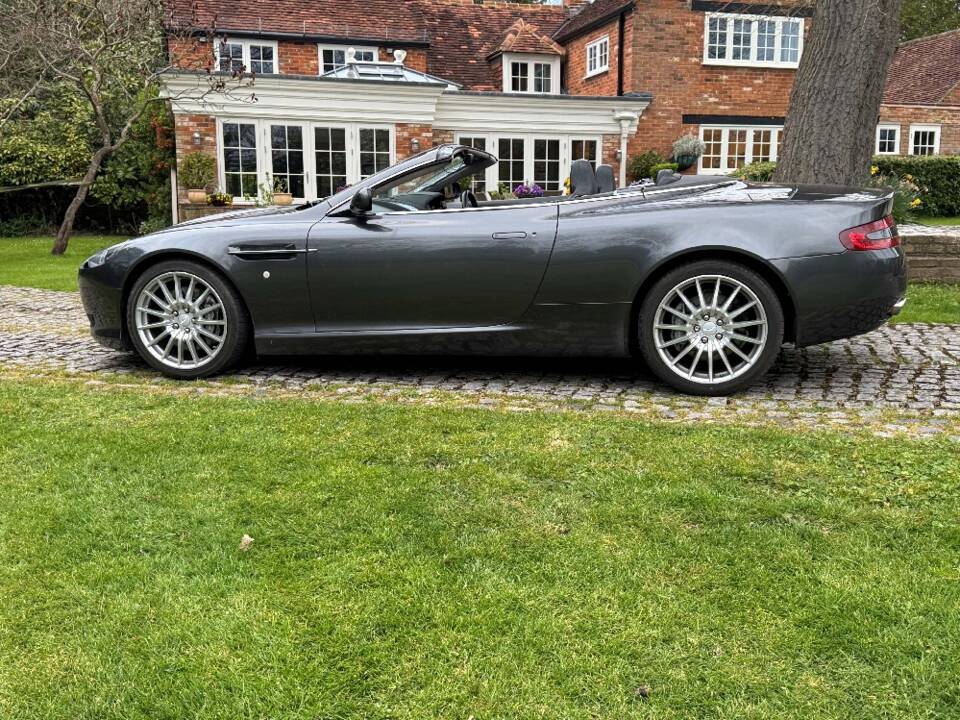 Image 8/25 of Aston Martin DB 9 Volante (2005)