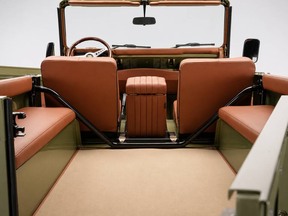 Bild 19/47 von Land Rover 90 (1990)