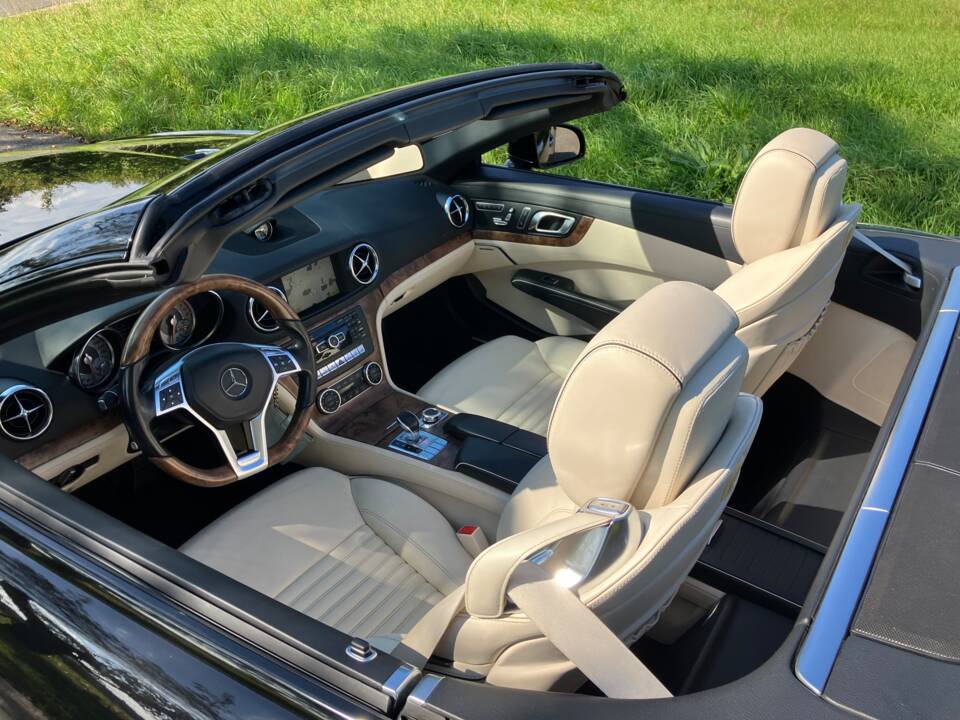 Bild 11/18 von Mercedes-Benz SL 500 (2012)