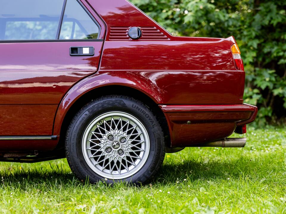 Afbeelding 11/46 van Alfa Romeo Giulietta 2.0 (1981)