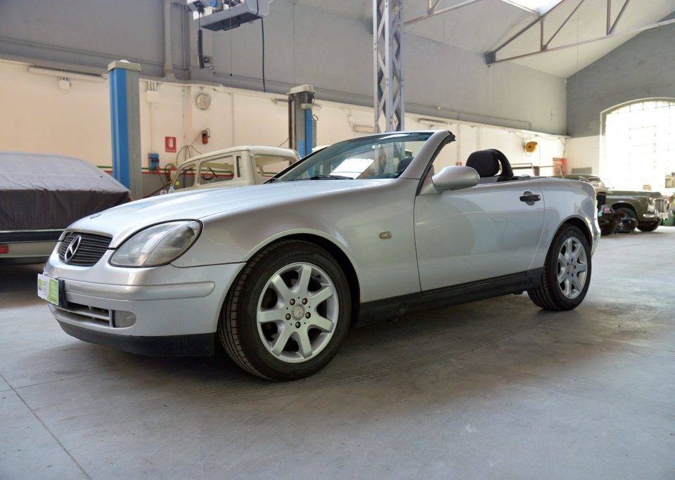 Image 2/10 of Mercedes-Benz SLK 200 Kompressor (1999)