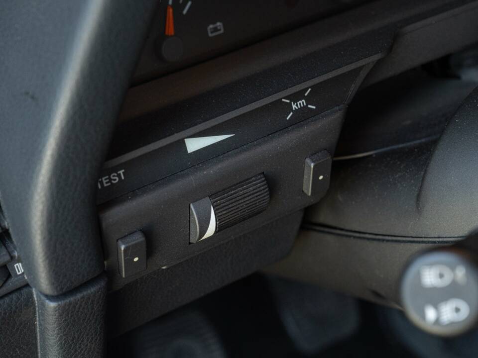 Image 28/50 de Alfa Romeo 164 2.0 (1991)