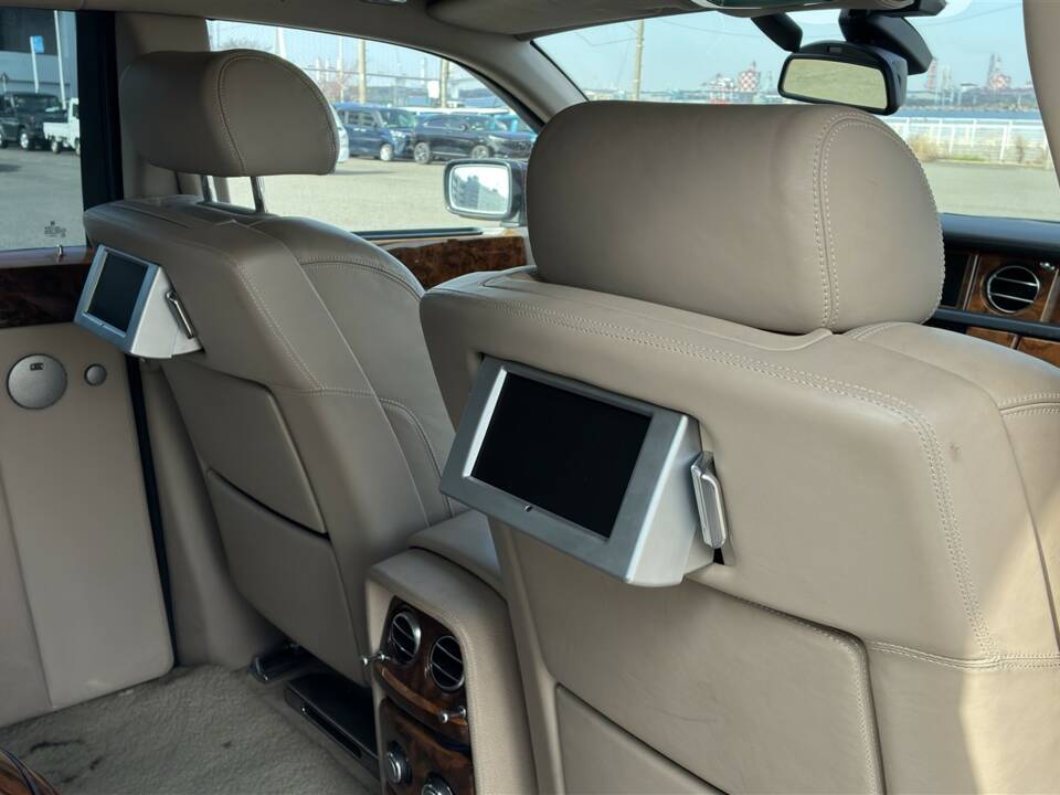 Image 29/44 of Rolls-Royce Phantom VII (2004)