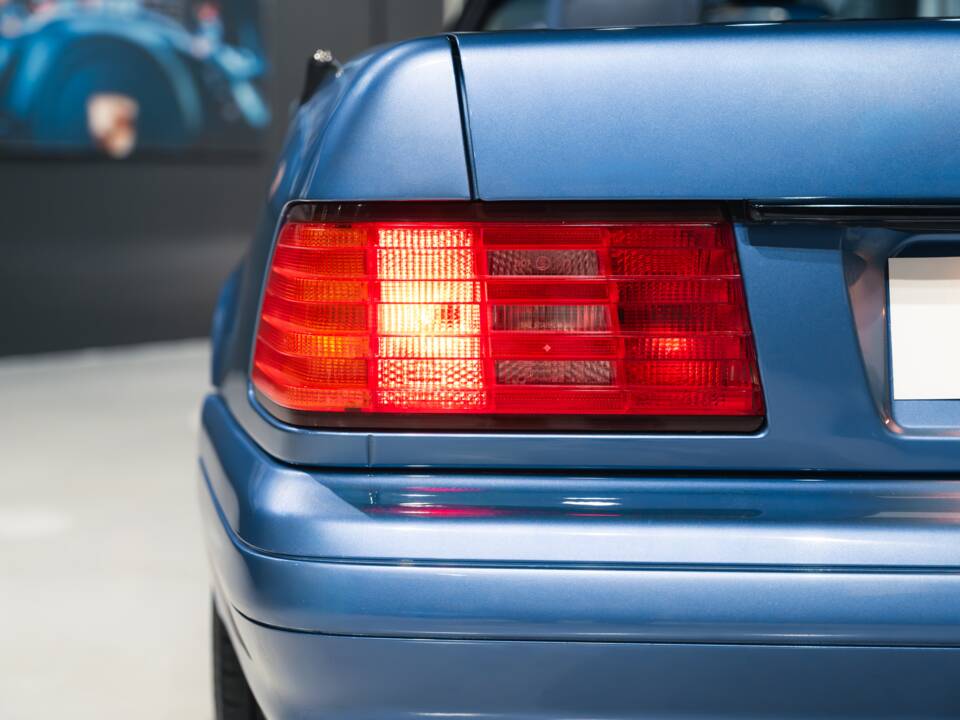 Image 11/35 of Mercedes-Benz SL 320 (1998)