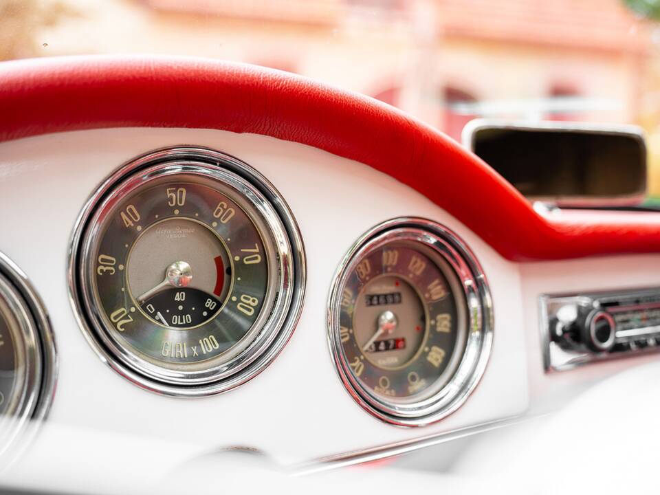 Imagen 30/42 de Alfa Romeo Giulia 1600 Spider (1964)