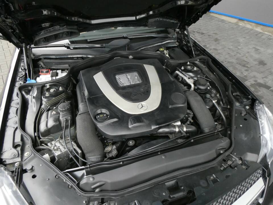 Bild 17/18 von Mercedes-Benz SL 500 (2009)