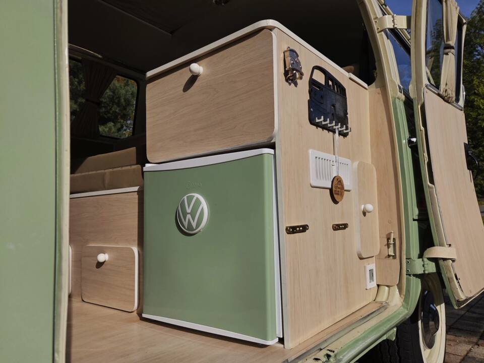 Image 13/30 de Volkswagen T2 Brasil Camper (1982)