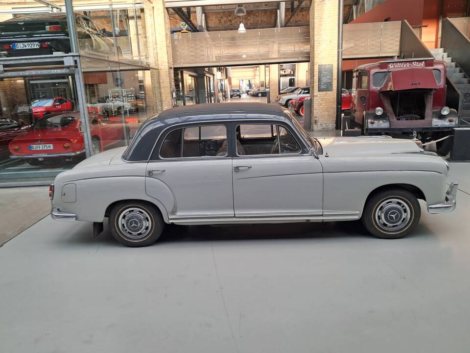 Imagen 4/18 de Mercedes-Benz 220 S (1958)