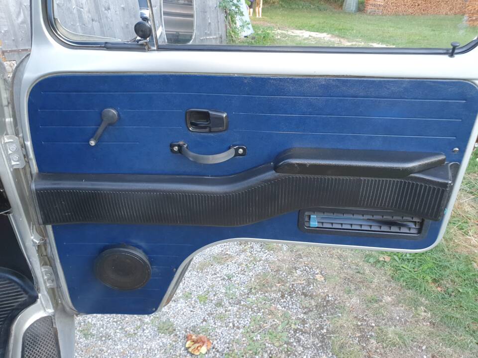 Afbeelding 43/46 van Volkswagen T2b Kombi (1979)