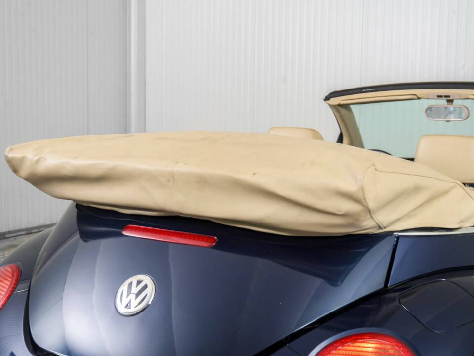 Immagine 44/50 di Volkswagen New Beetle 1.6 (2004)