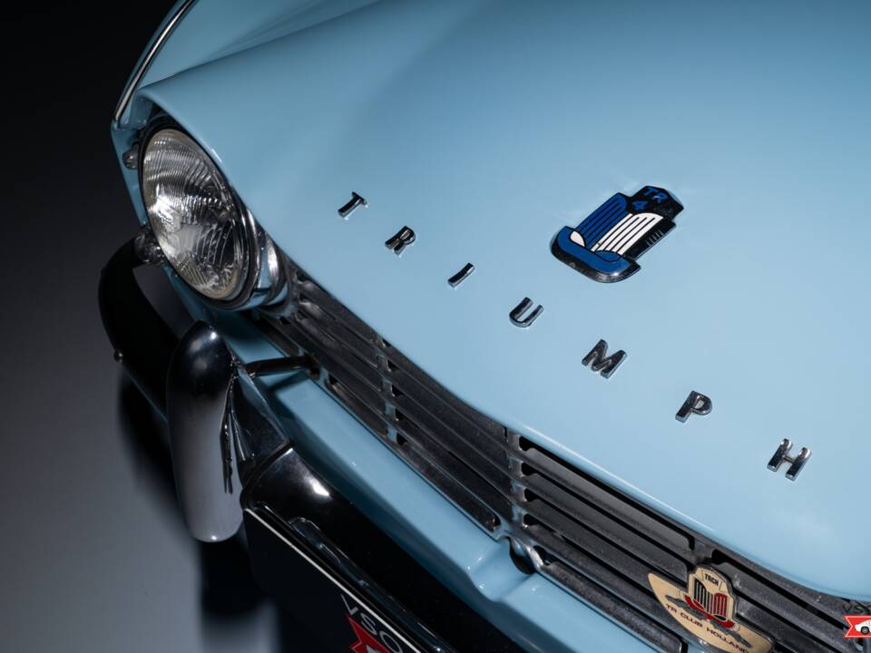 Image 3/33 of Triumph TR 4 (1962)