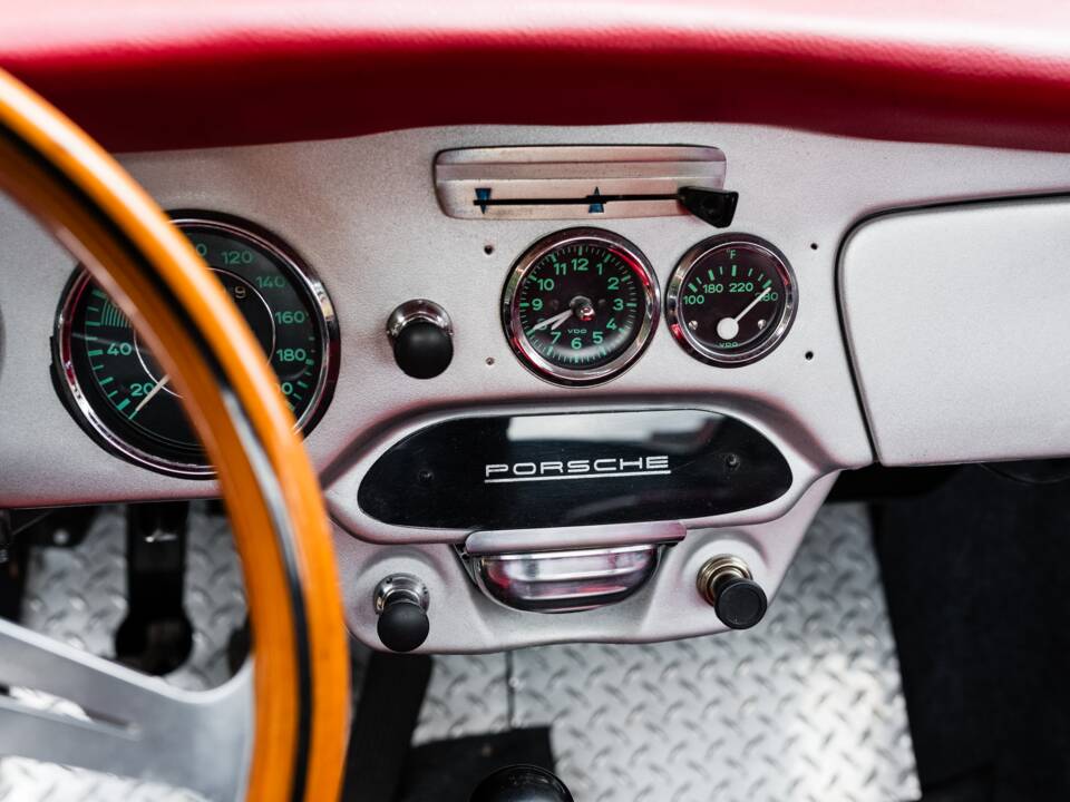 Image 32/48 of Porsche 356 C 1600 (1964)