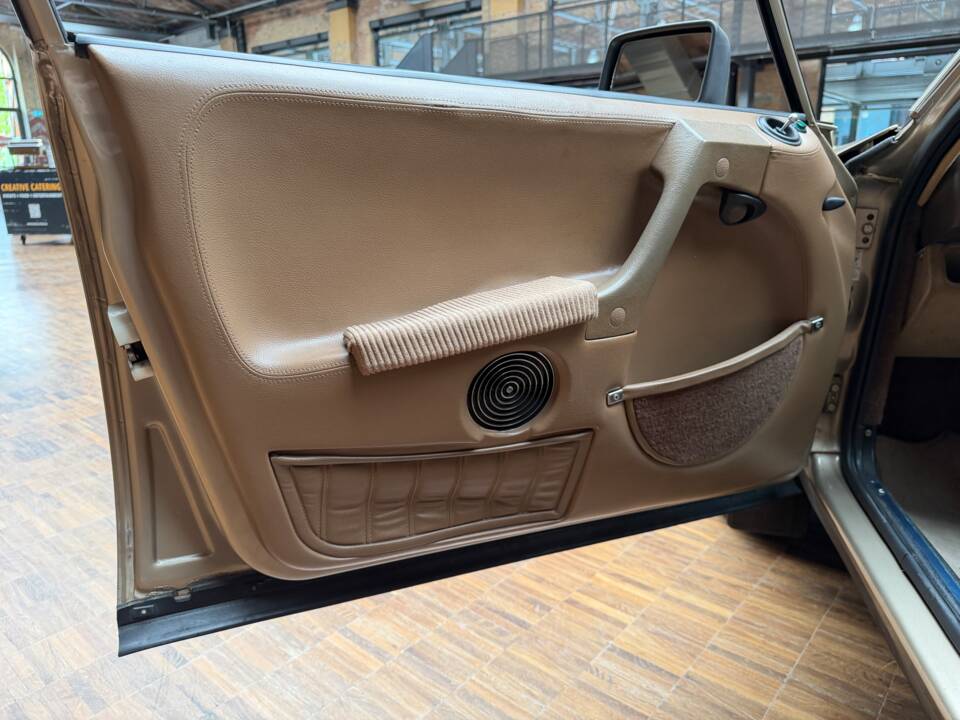 Image 18/43 de Citroën CX 25 GTi (1984)