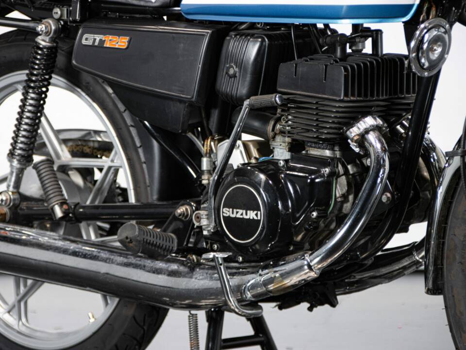 Bild 35/50 von Suzuki GT 125 (1979)