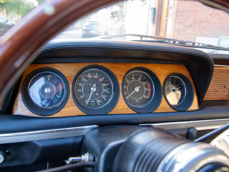 Image 33/56 of BMW 2800 CS (1969)