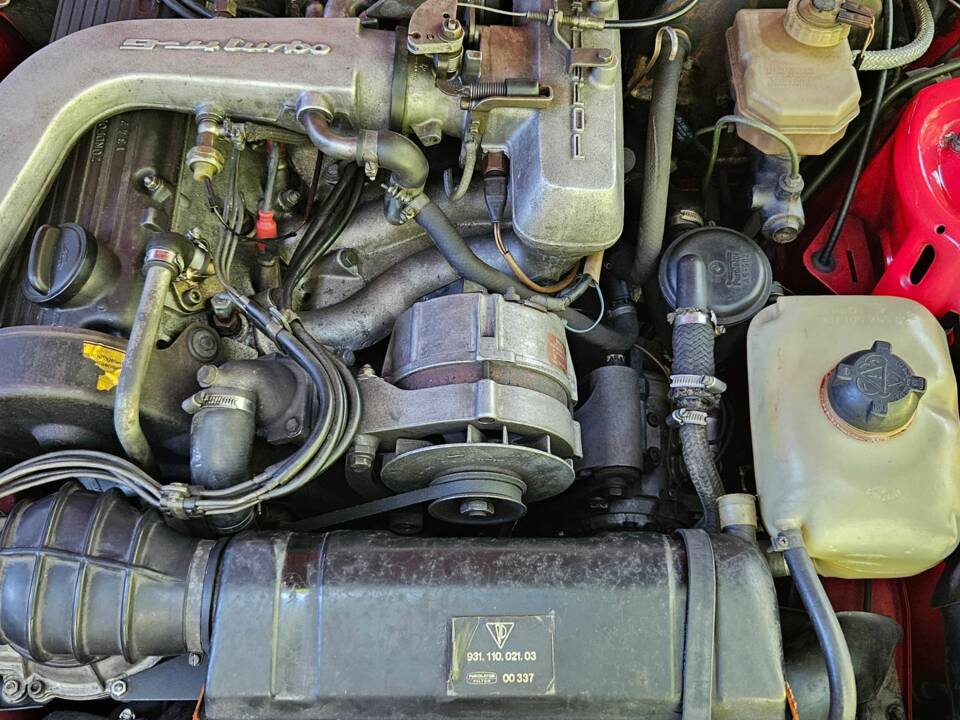 Image 23/31 of Porsche 924 Turbo (1981)