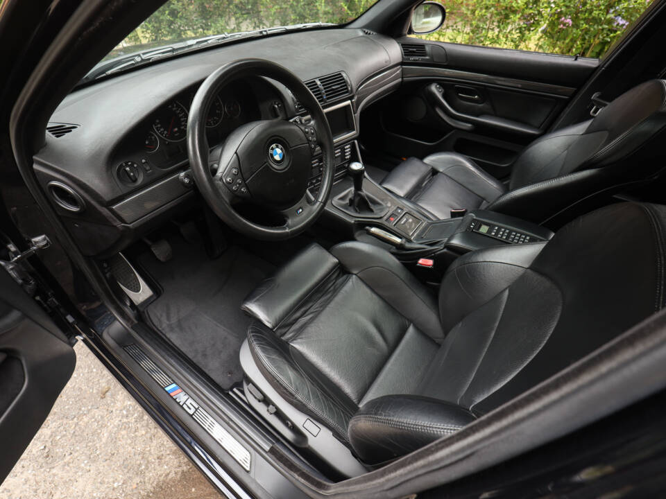 Bild 11/82 von BMW M5 (2000)