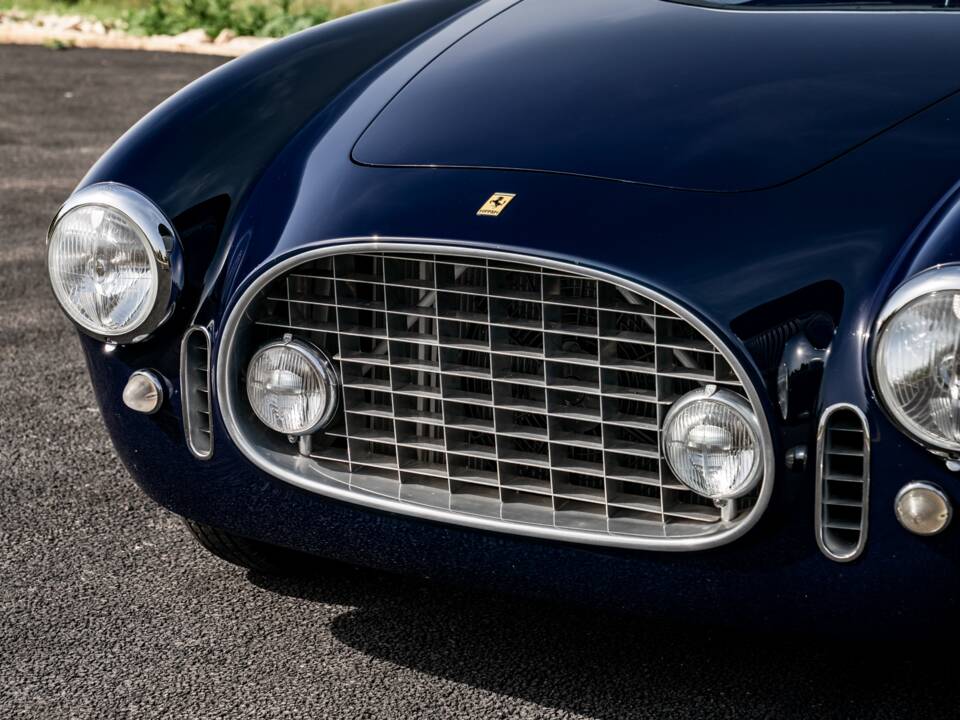 Image 50/61 of Ferrari 225 S (1952)