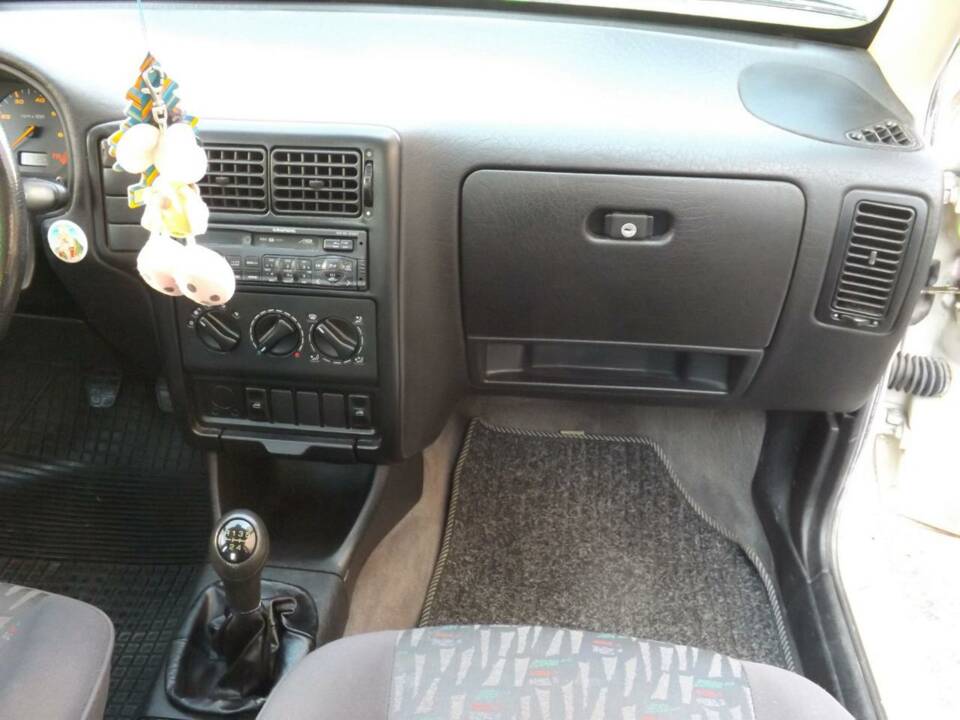 Afbeelding 13/50 van SEAT Cordoba 1.6i (1994)