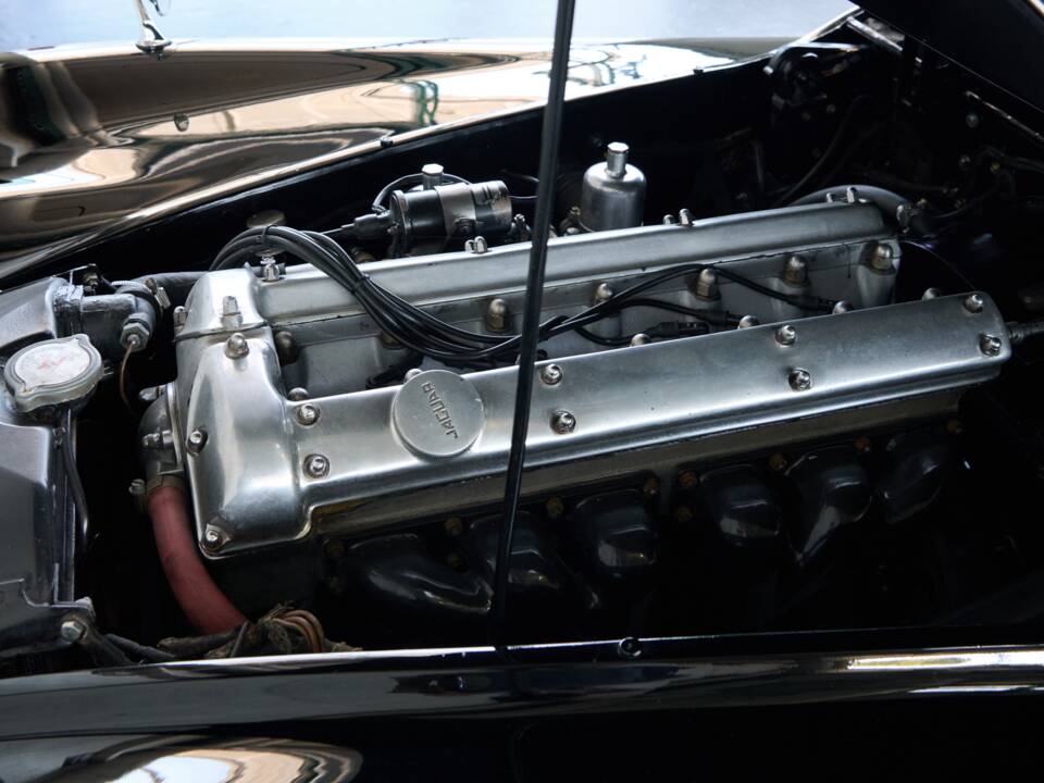 Image 44/48 of Jaguar XK 120 FHC (1954)