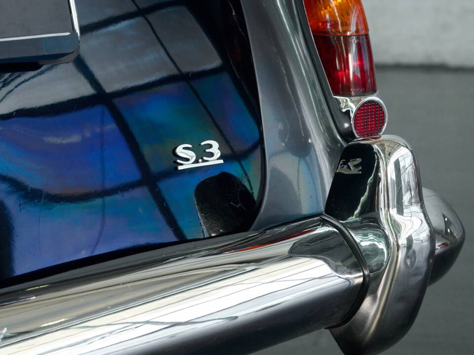 Image 15/50 of Bentley S 3 (1964)