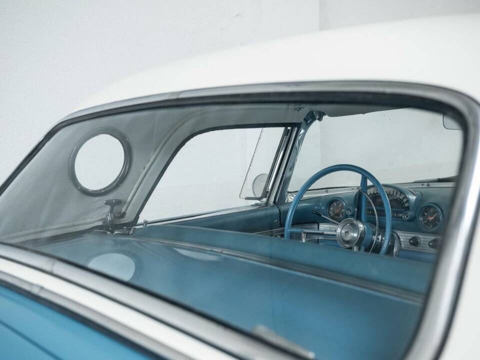 Image 25/41 of Ford Thunderbird (1956)