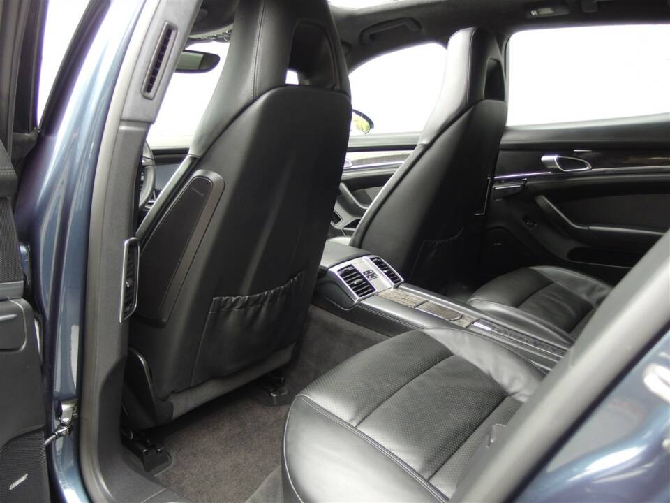 Imagen 77/99 de Porsche Panamera Turbo (2009)