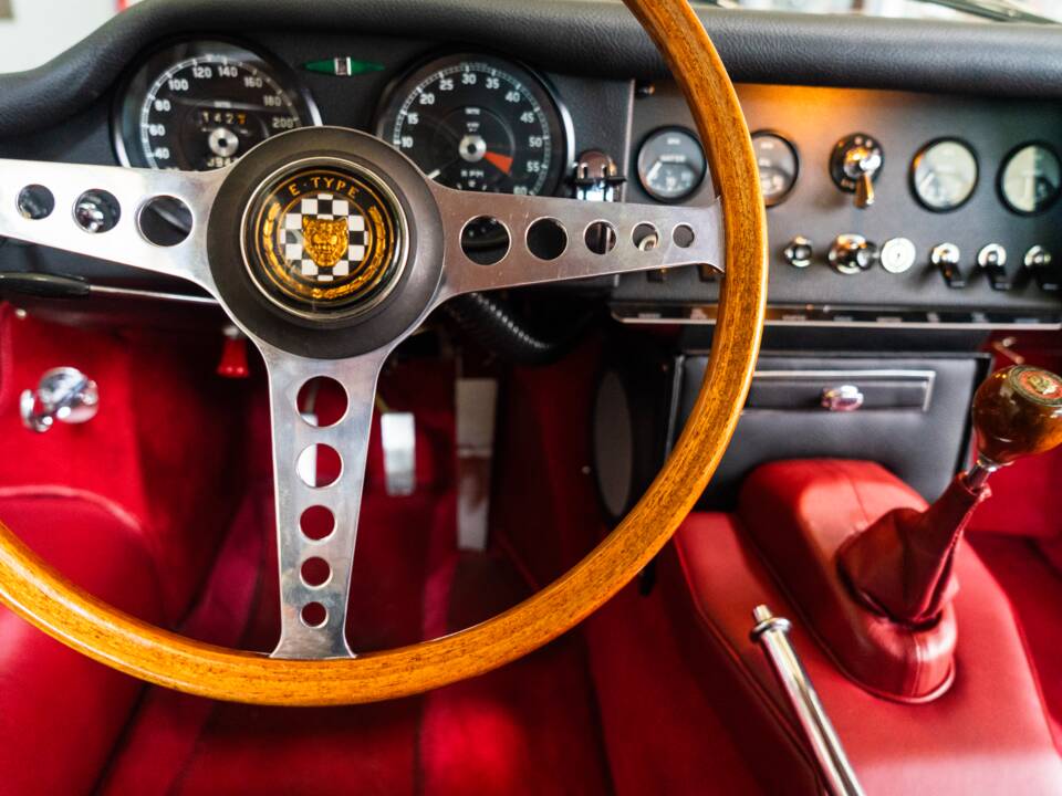 Bild 18/31 von Jaguar E-Type 4.2 (1965)