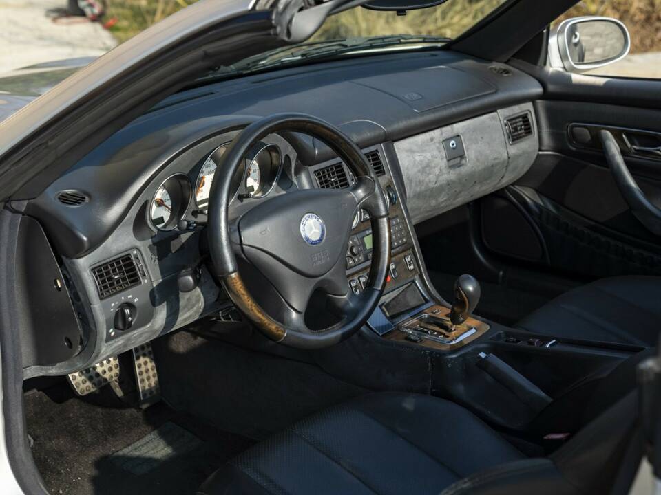 Image 21/50 de Mercedes-Benz SLK 320 (2001)