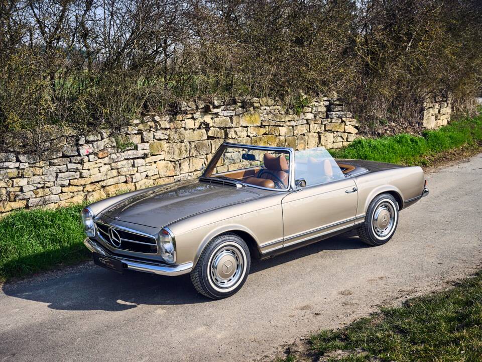 Image 1/31 of Mercedes-Benz 280 SL (1969)