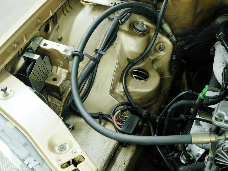 Bild 17/50 von Mercedes-Benz 280 SE (1980)