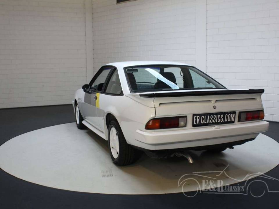 Bild 3/27 von Opel Manta 2,0 GSi (1988)