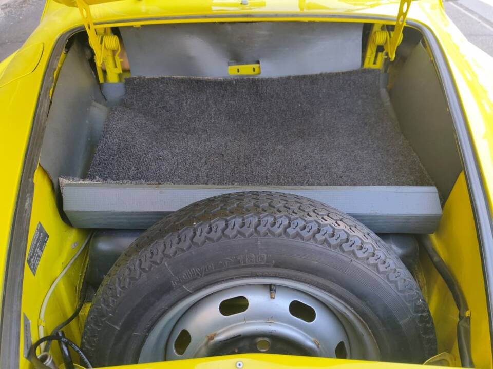 Image 14/21 of Volkswagen Karmann Ghia 1600 (1972)