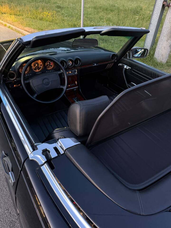 Image 9/12 of Mercedes-Benz 560 SL (1986)
