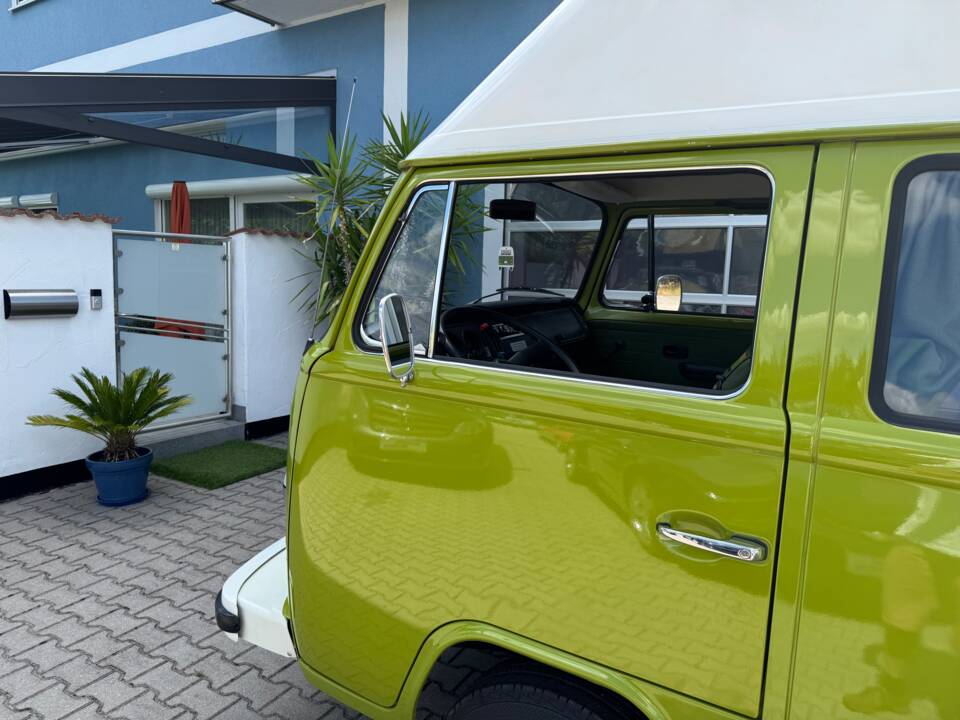 Image 48/100 of Volkswagen T2b Westfalia (1979)