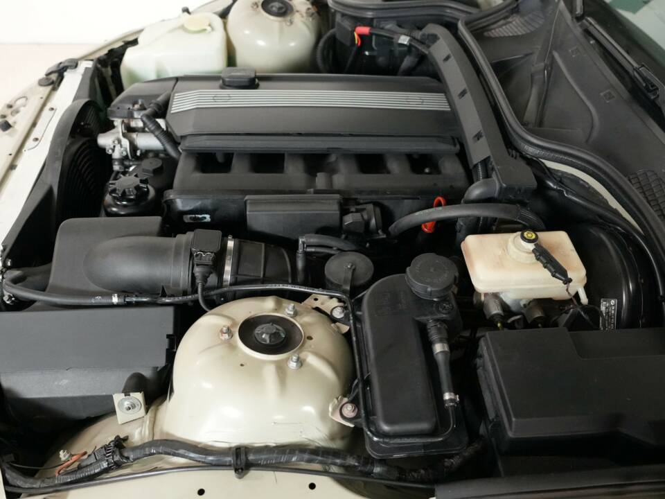 Bild 33/36 von BMW Z3 Coupé 3.0 (2002)