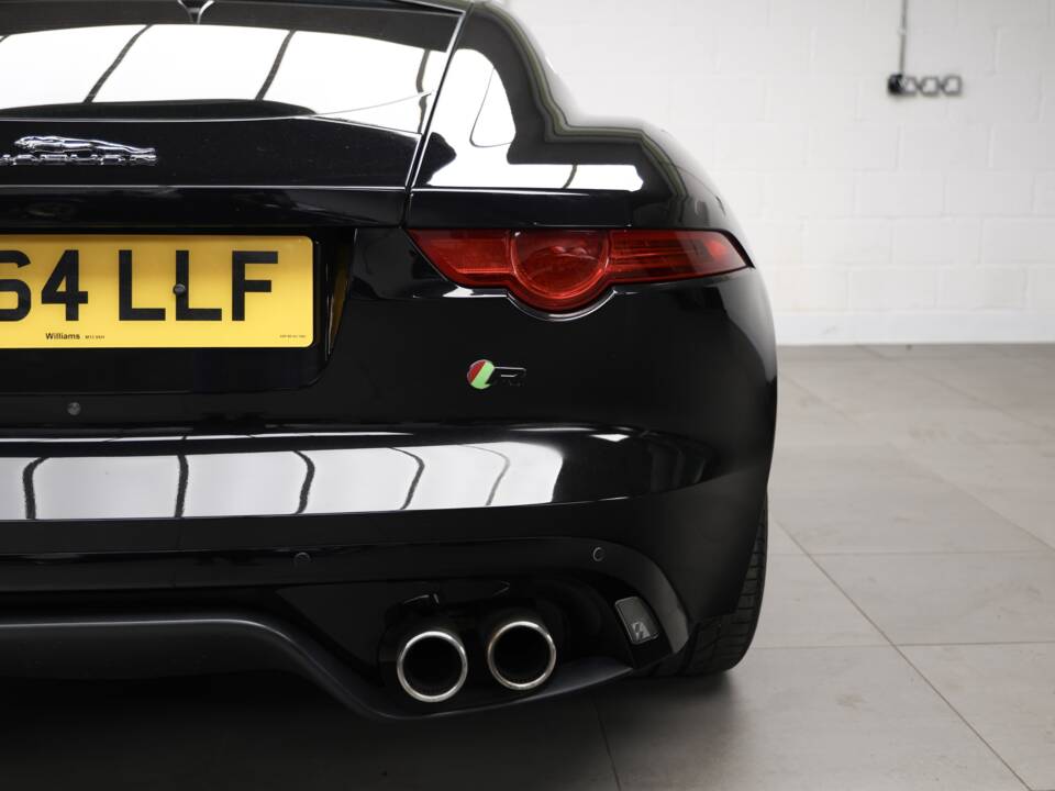Afbeelding 31/50 van Jaguar F-Type R (2014)