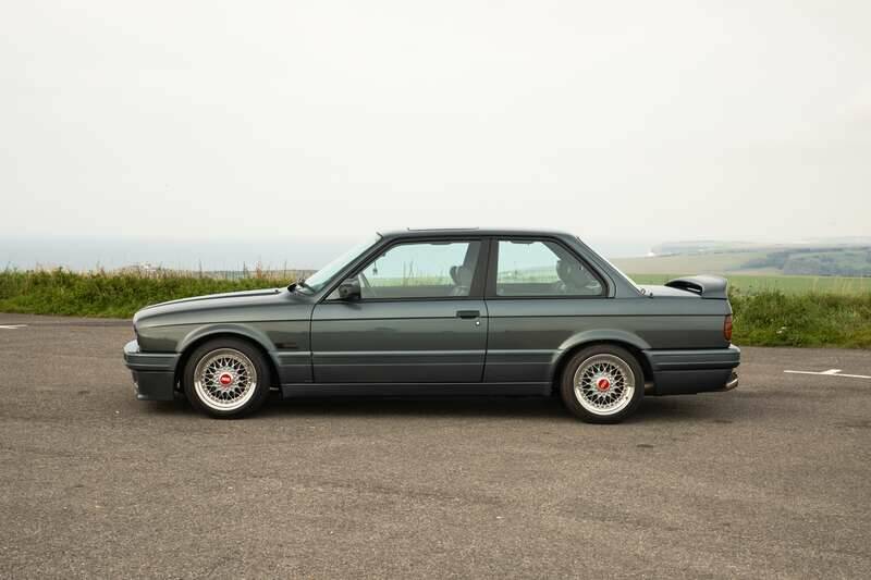 Image 29/50 of BMW 325i (1990)