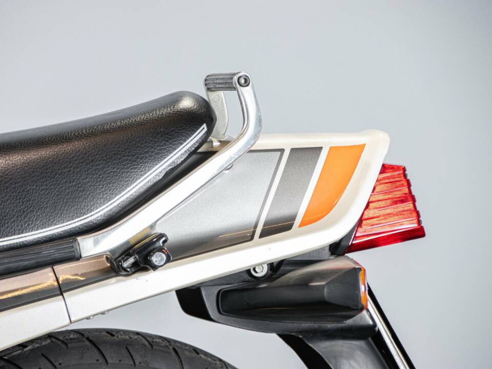 Image 17/50 of Honda CX 500 Turbo (1982)