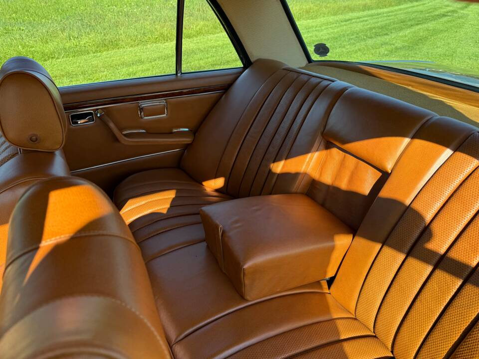 Image 2/39 of Mercedes-Benz 300 SEL 6.3 (1970)