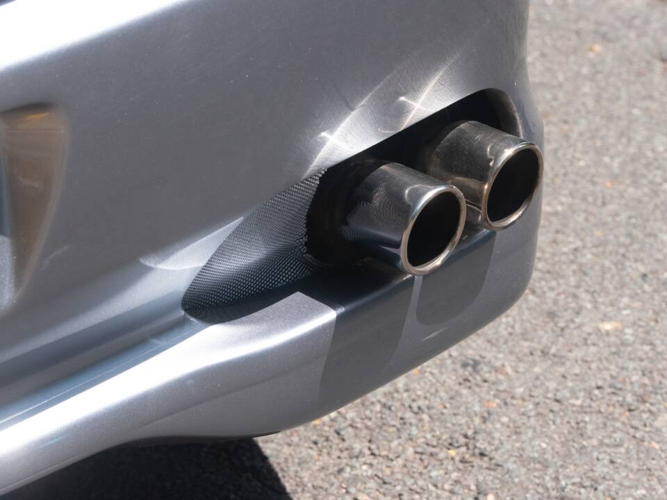 Image 15/37 of Ferrari 550 Maranello (2000)
