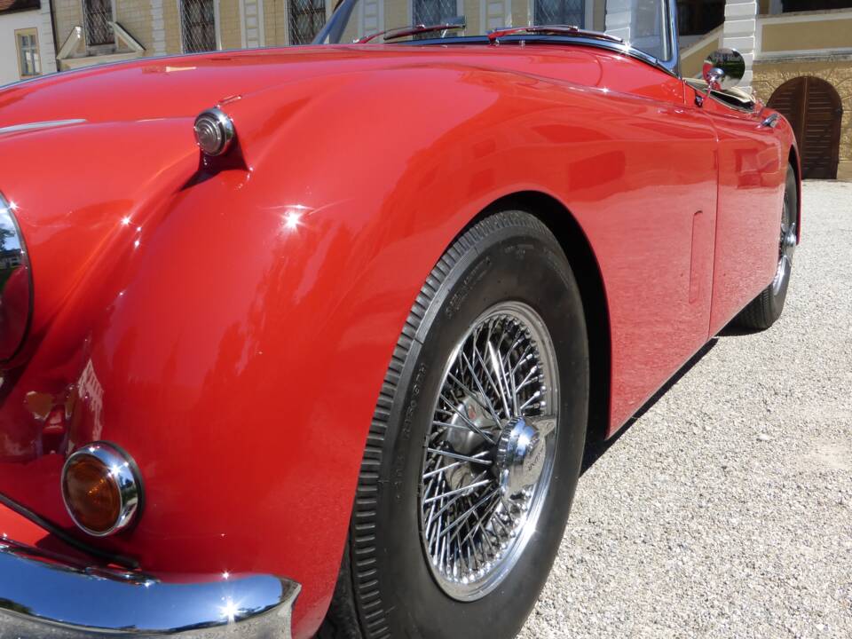 Image 11/174 of Jaguar XK 150 3.4 S OTS (1958)