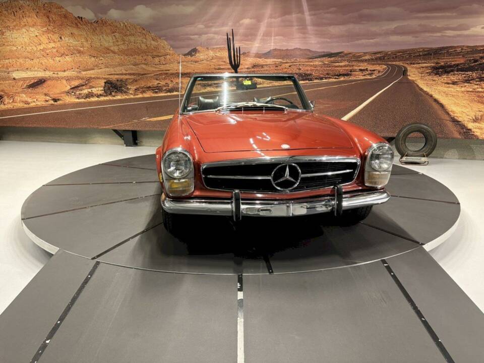 Image 13/35 de Mercedes-Benz 280 SL (1969)