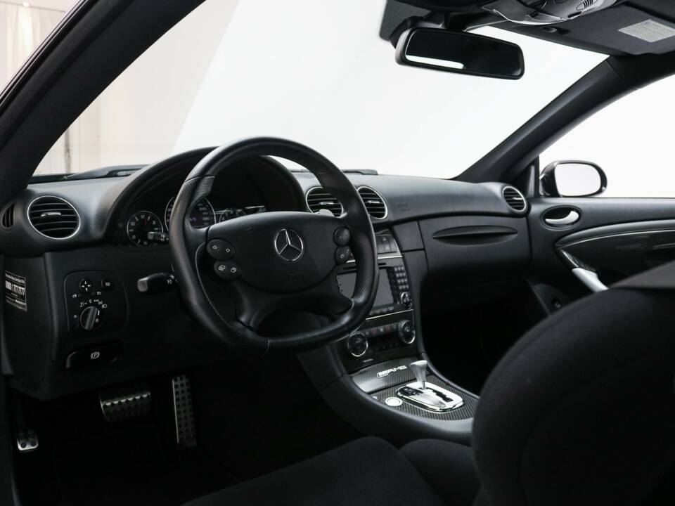 Imagen 5/16 de Mercedes-Benz CLK 63 AMG Black Series (2008)