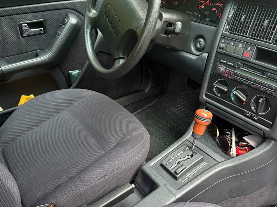 Bild 5/8 von Audi 80 - 2.0 E (1994)