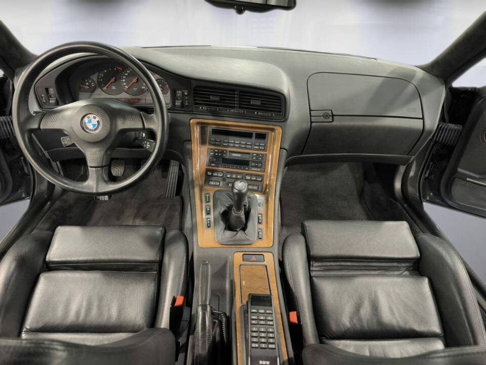 Image 14/16 of BMW 850CSi (1994)