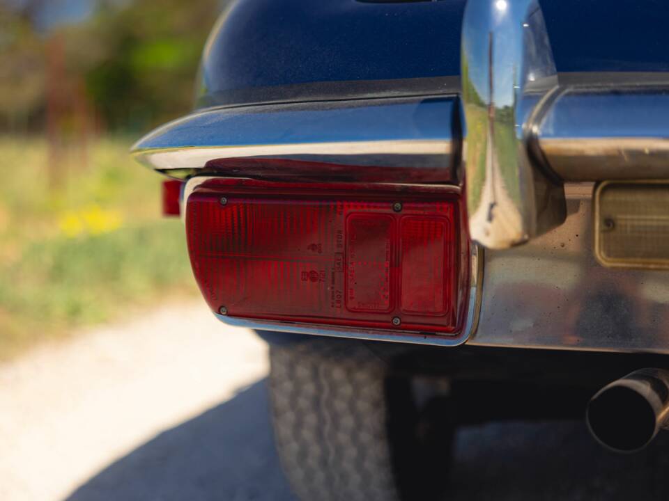 Image 11/50 de Jaguar E-Type (1969)