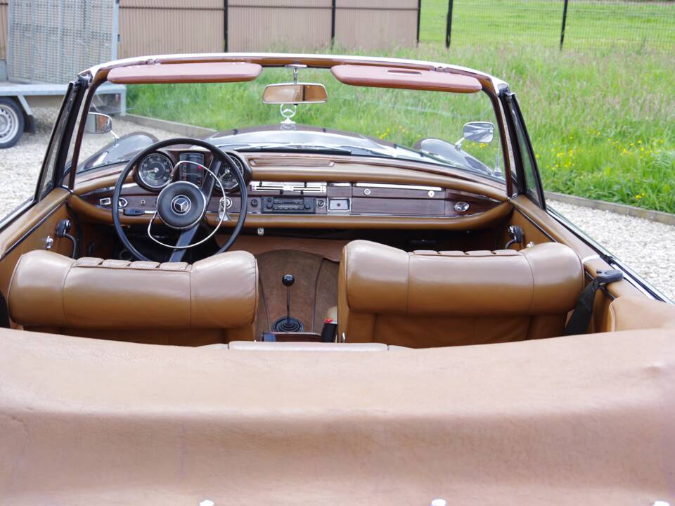 Afbeelding 18/32 van Mercedes-Benz 250 SE (1967)