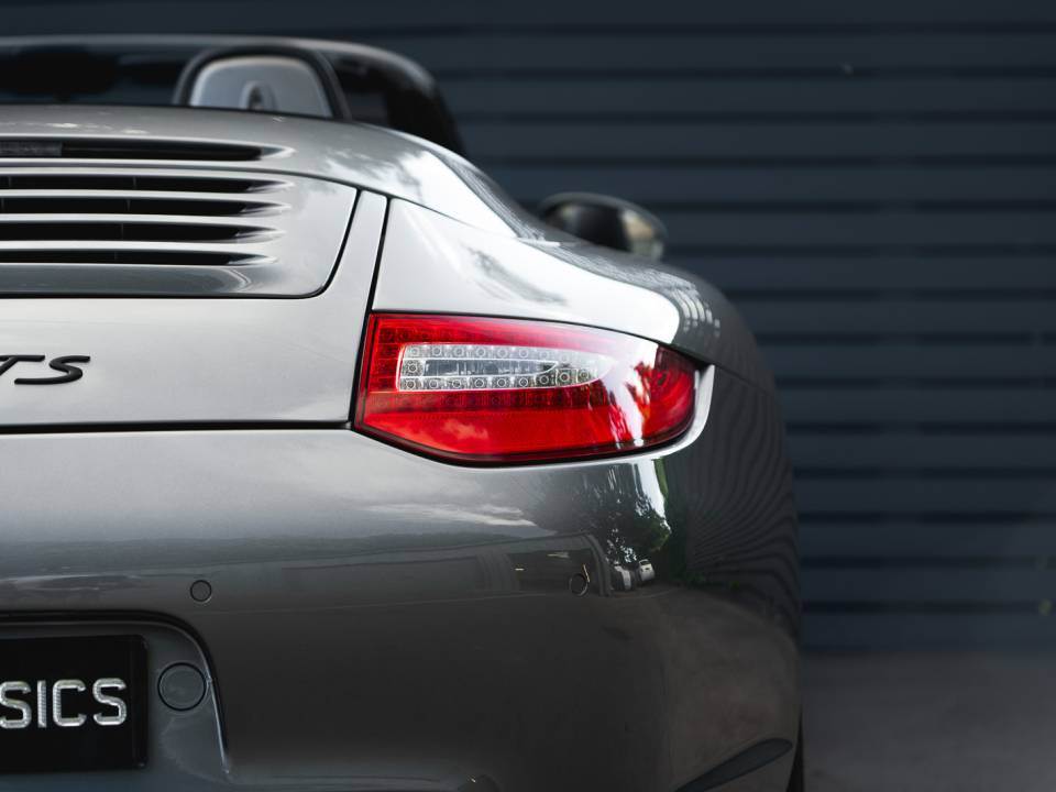 Immagine 13/42 di Porsche 911 Carrera GTS (2011)