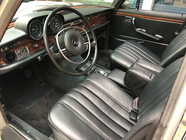Imagen 19/50 de Mercedes-Benz 300 SEL 6.3 (1971)
